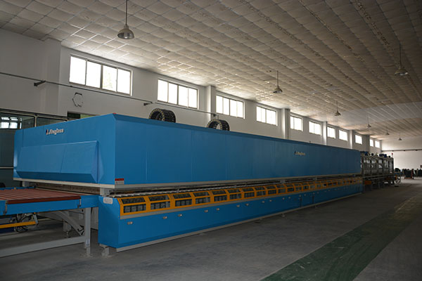 Good image of domestic glass processing equipment industry